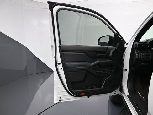 Used 2024 Toyota Tacoma SR image 11