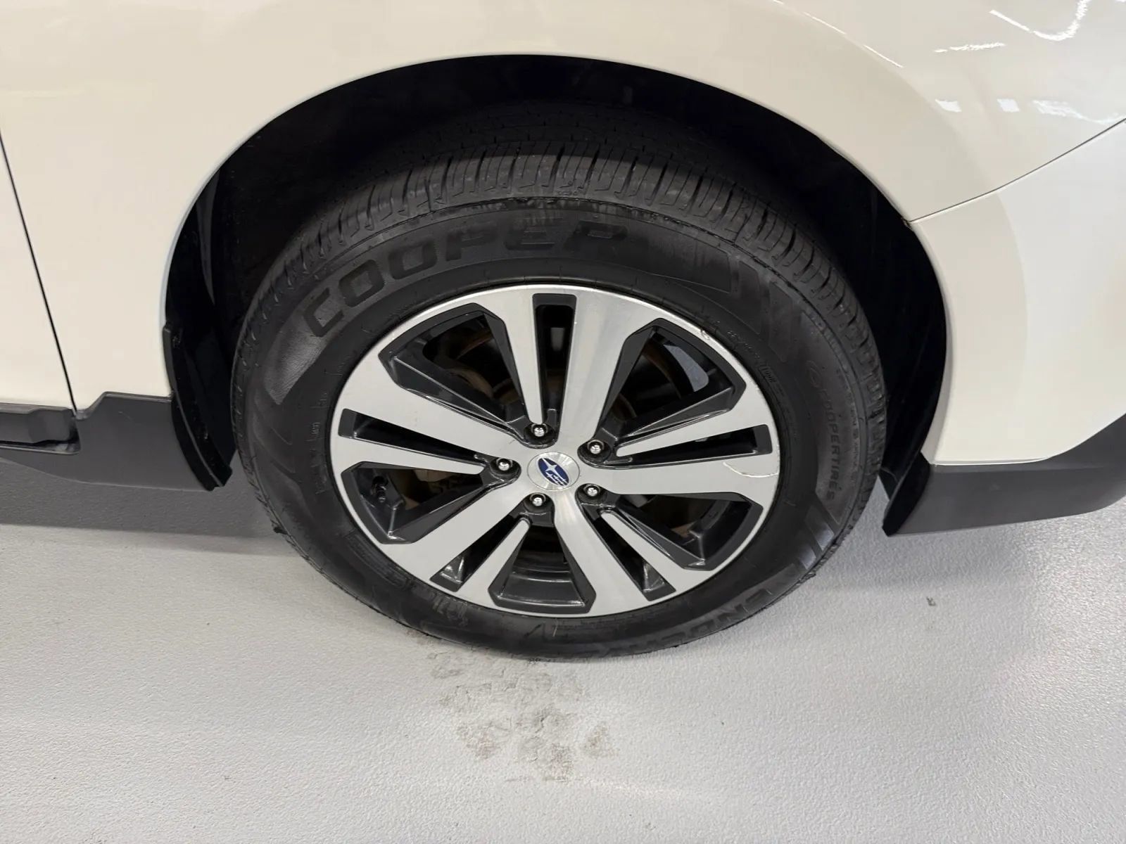 Used 2019 Subaru Outback 3.6R Limited AWD/4WD image 38