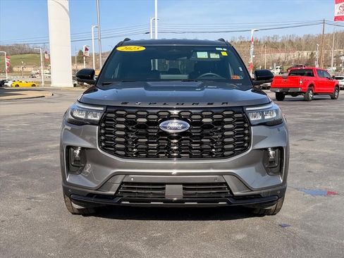 Used 2025 Ford Explorer ST-Line w/ ST-Line Street Pack image 9