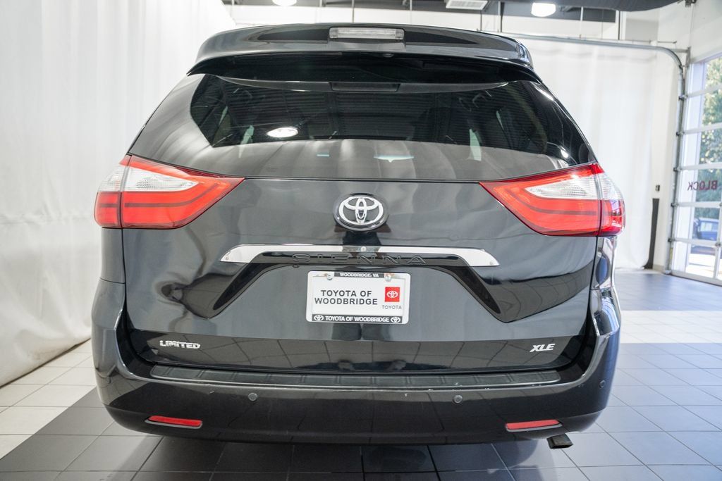 Used 2017 Toyota Sienna XLE w/ XLE Navigation Package FWD image 5
