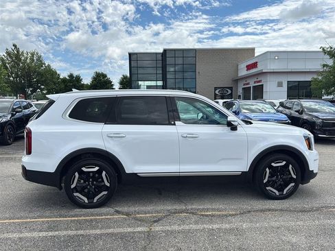 Certified 2024 Kia Telluride S FWD image 5