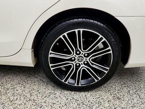 Used 2016 Toyota Camry SE FWD image 9