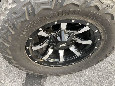 Used 2015 Jeep Wrangler Sport w/ Quick Order Package 24S AWD/4WD image 10