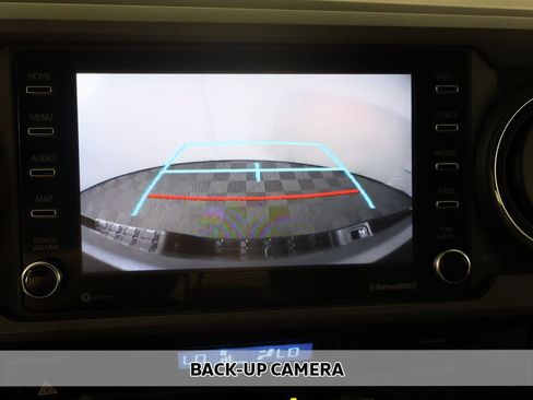 Used 2022 Toyota Tacoma TRD Off-Road AWD/4WD image 4