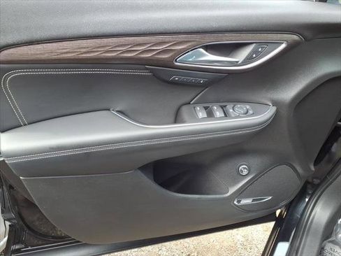 Used 2023 Buick Envision Avenir image 10