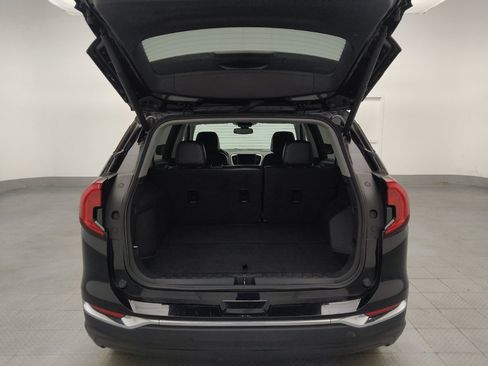 Used 2023 GMC Terrain SLT FWD image 29