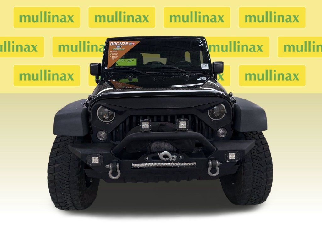 Used 2015 Jeep Wrangler Unlimited Rubicon w/ Connectivity Group AWD/4WD image 13