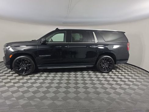 Used 2021 Chevrolet Suburban LT AWD/4WD image 2