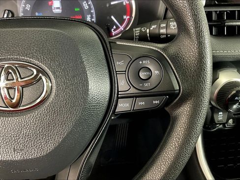 Used 2024 Toyota RAV4 XLE image 28