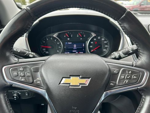 Used 2020 Chevrolet Equinox LT w/ Driver Convenience Package image 12