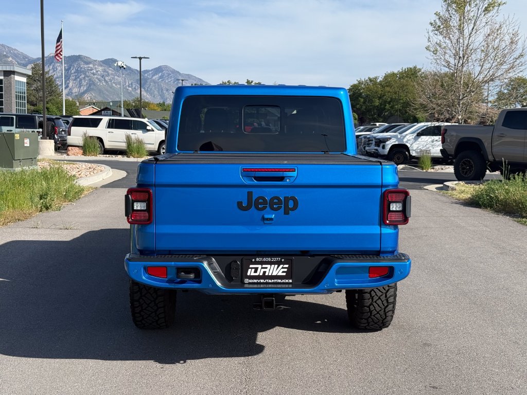Used 2023 Jeep Gladiator Overland AWD/4WD image 11