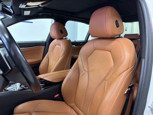 Used 2021 BMW 540i xDrive 540i xDrive Sedan w/ Premium Package image 11