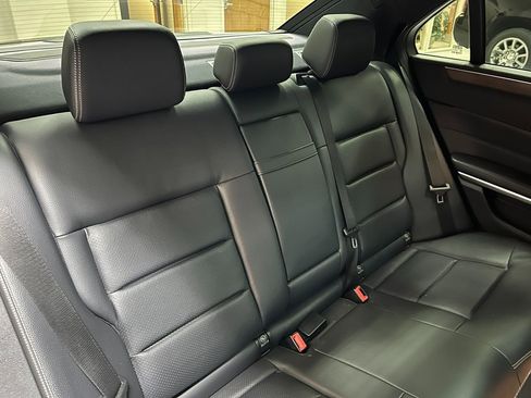 Used 2014 Mercedes-Benz E 350 4MATIC Sedan image 52