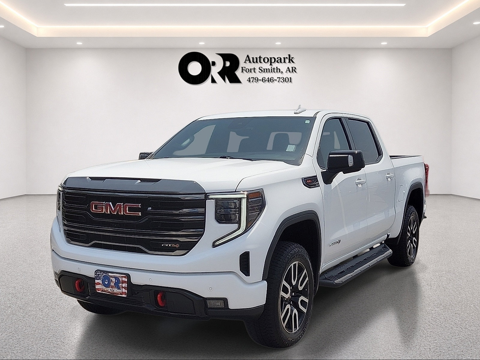 Used 2024 GMC Sierra 1500 AT4 w/ Technology Package AWD/4WD image 2