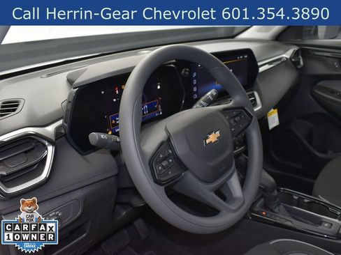 Used 2025 Chevrolet TrailBlazer LS w/ LS Convenience Package FWD image 12