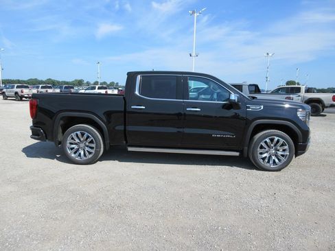 New 2026 GMC Sierra 1500 Denali w/ Denali Reserve Package AWD/4WD image 3