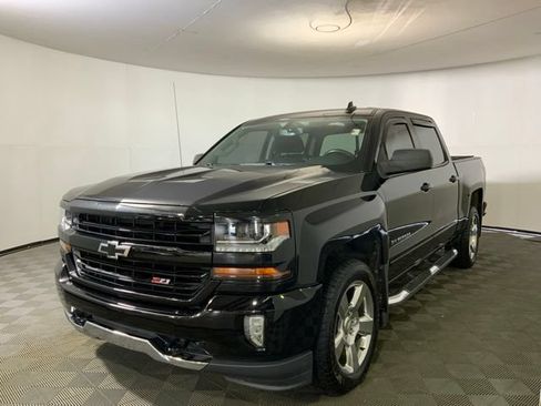 Used 2018 Chevrolet Silverado 1500 LT w/ All Star Edition AWD/4WD image 4