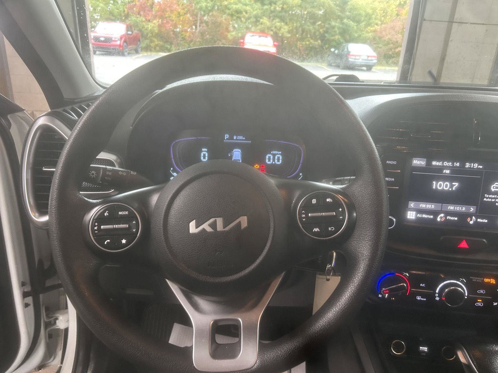 Used 2024 Kia Soul LX w/ Option Group 015 FWD image 12