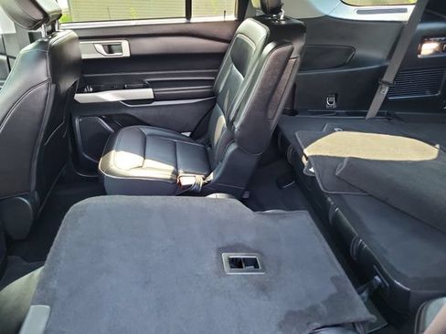 Used 2021 Ford Explorer Limited w/ Hybrid Equipment Group 310A AWD/4WD image 14