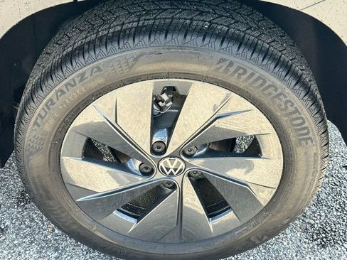 New 2026 Volkswagen Taos S FWD image 23