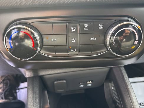 Used 2025 Chevrolet TrailBlazer LS w/ LS Convenience Package AWD/4WD image 23