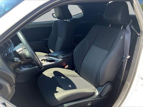 Used 2019 Dodge Challenger SXT RWD image 8