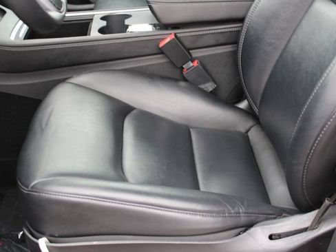 Used 2022 Tesla Model Y Performance AWD/4WD image 26