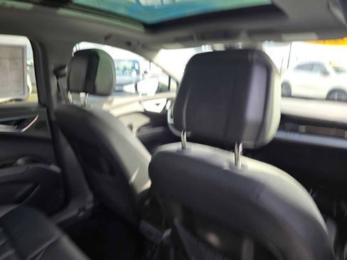 Used 2025 Audi Q4 e-tron Premium Plus w/ Premium Plus image 16