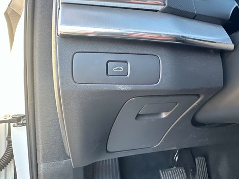 Certified 2025 Volvo XC90 B5 Core image 28