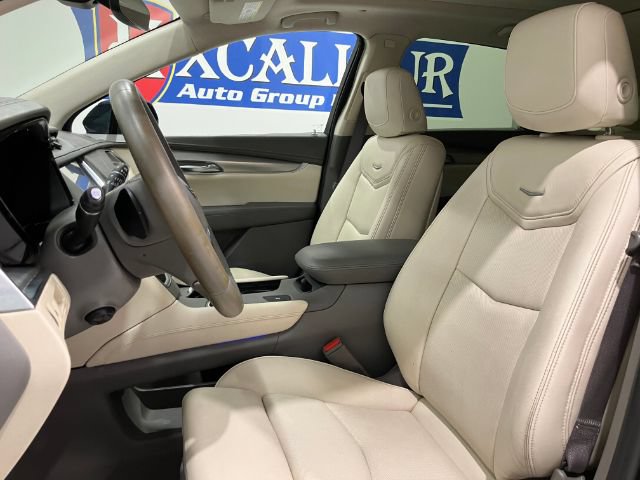 Used 2017 Cadillac XT5 Luxury w/ Driver Awareness Package FWD image 45