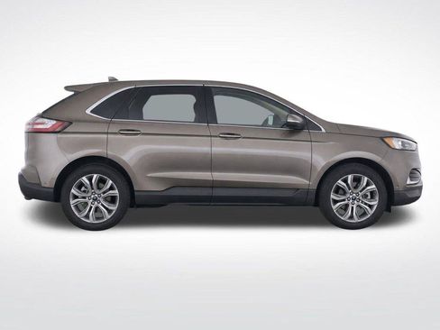 Used 2019 Ford Edge Titanium w/ Equipment Group 301A AWD/4WD image 37