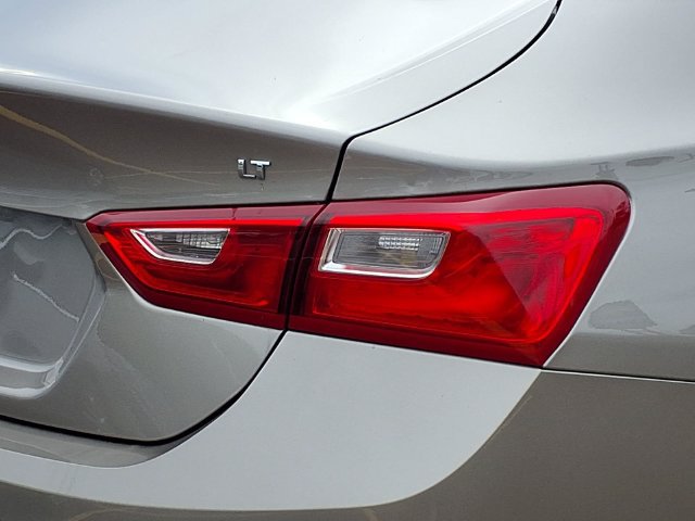 Used 2025 Chevrolet Malibu LT FWD image 24
