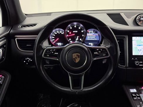 Used 2017 Porsche Macan GTS AWD/4WD image 34