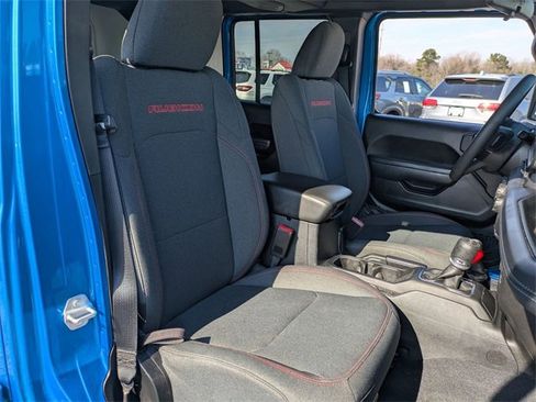 Used 2025 Jeep Wrangler Unlimited Rubicon image 34