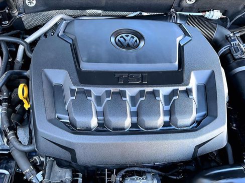 Used 2018 Volkswagen Passat 2.0T SE image 32