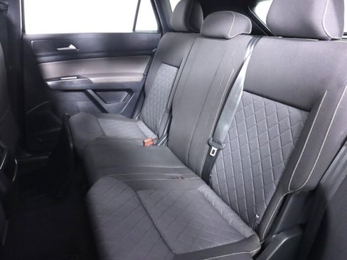 Used 2021 Volkswagen Atlas Cross Sport S image 32