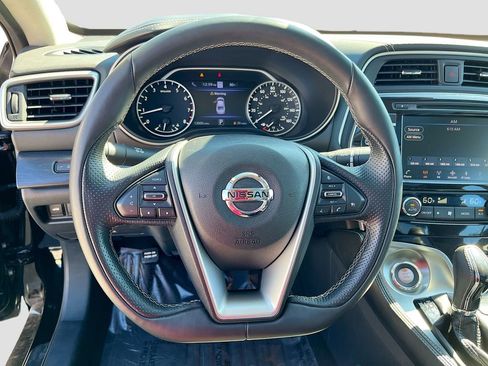 Used 2023 Nissan Maxima Platinum w/ Sport Mat Group FWD image 11