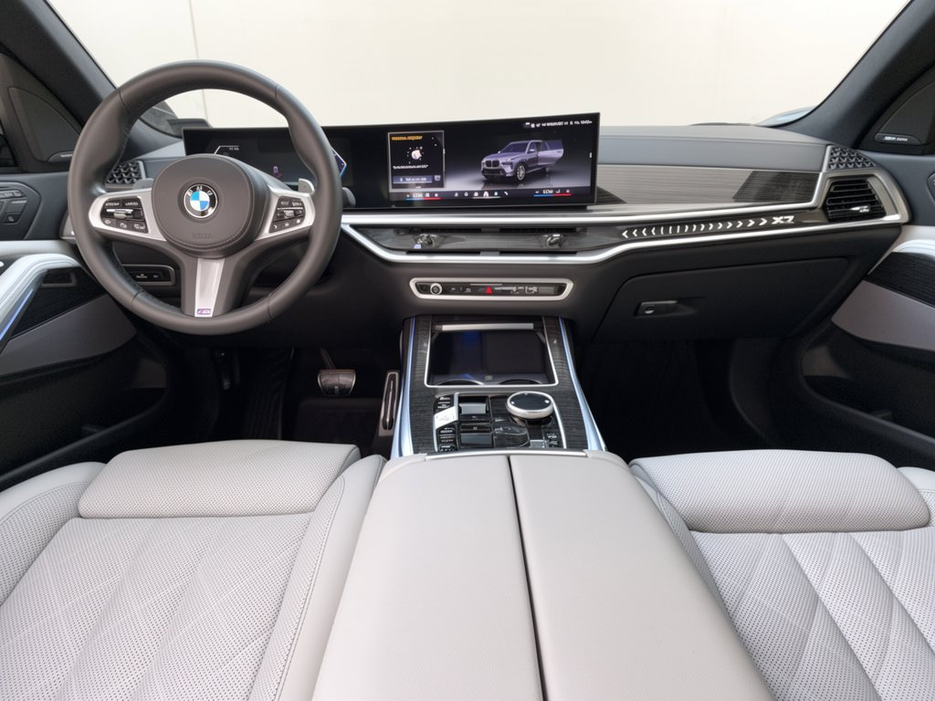 Used 2025 BMW X7 xDrive40i w/ M Sport Package AWD/4WD image 17
