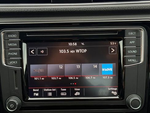 Used 2018 Volkswagen Passat 2.0T R-Line image 14