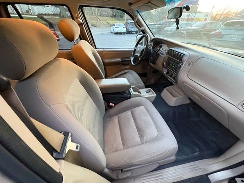Used 2005 Ford Explorer Sport Trac XLS image 20