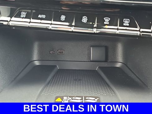 New 2026 Chevrolet Traverse LT w/ Midnight/Sport Edition FWD image 27