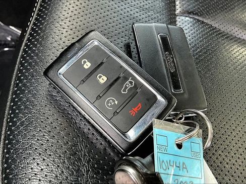 Used 2023 Jeep Grand Cherokee L Overland w/ Rear Seat Video Group I image 10