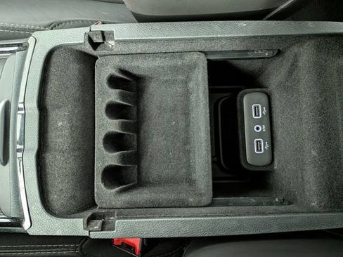 Used 2017 Chrysler 300 S AWD/4WD image 21