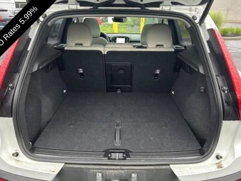 Used 2025 Volvo XC40 B5 Ultra AWD/4WD image 13
