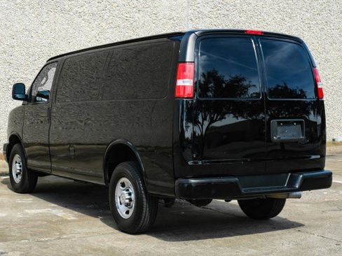 Used 2021 Chevrolet Express 2500 w/ Driver Convenience Package image 12