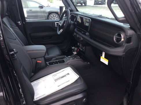 New 2026 Jeep Wrangler Unlimited Sahara image 9