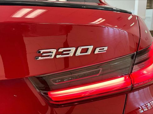 Used 2023 BMW 330e xDrive w/ M Sport Package AWD/4WD image 9
