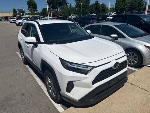 Used 2025 Toyota RAV4 XLE FWD image 3