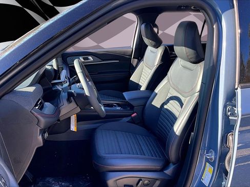 New 2026 Ford Explorer ST-Line w/ ST-Line Street Pack image 8
