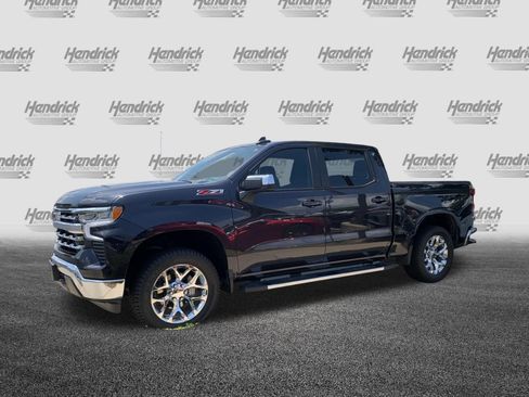 Used 2024 Chevrolet Silverado 1500 LT w/ Z71 Off-Road Package AWD/4WD image 5